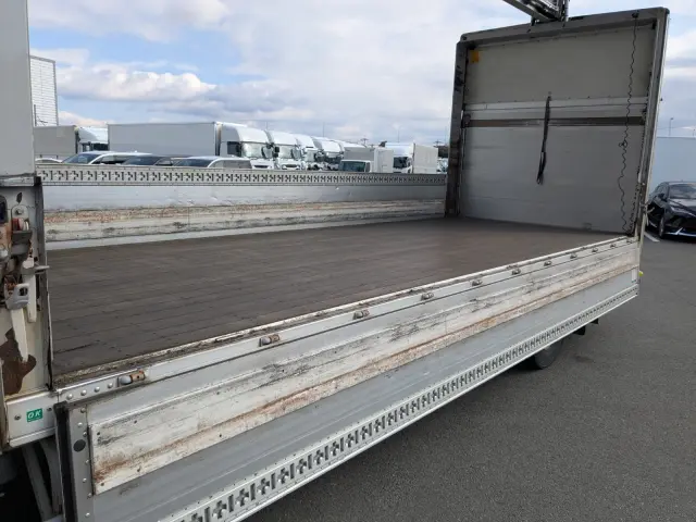 日野 レンジャー LKG-FJ7JLAG(2WD)の写真32