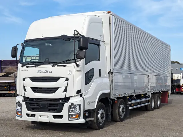 いすゞ ギガ 2PG-CYJ77D(8x4)の写真1