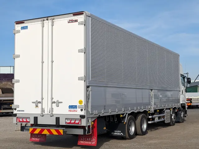 いすゞ ギガ 2PG-CYJ77D(8x4)の写真5
