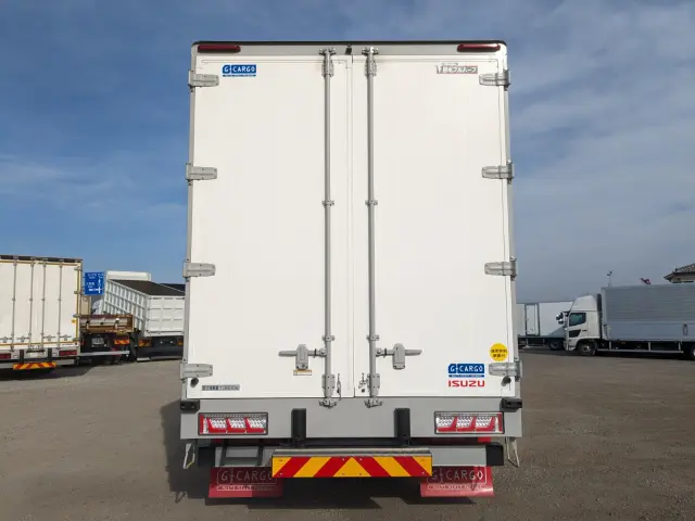 いすゞ ギガ 2PG-CYJ77D(8x4)の写真6