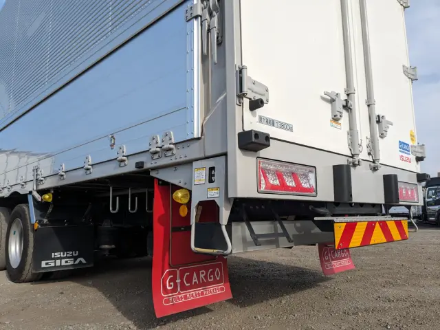 いすゞ ギガ 2PG-CYJ77D(8x4)の写真8