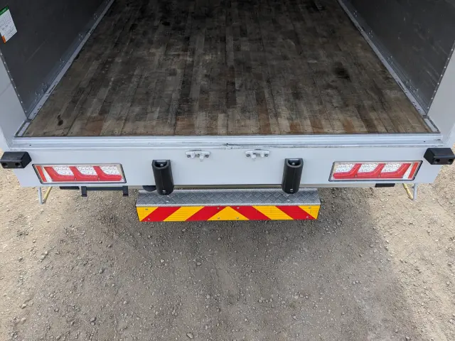 いすゞ ギガ 2PG-CYJ77D(8x4)の写真10