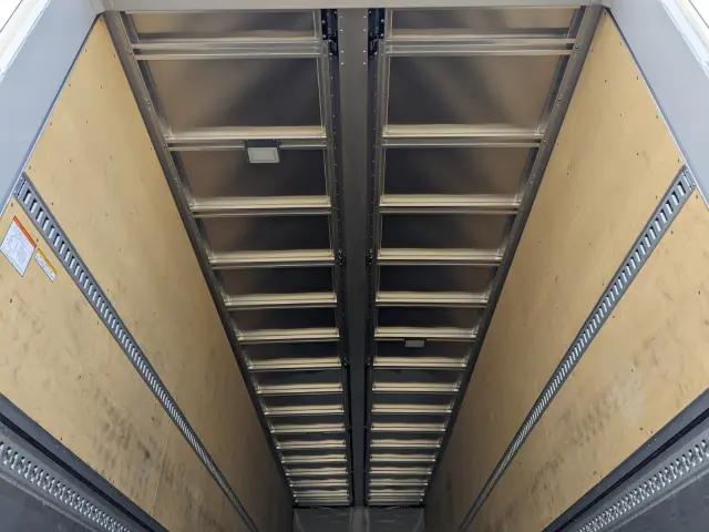 いすゞ ギガ 2PG-CYJ77D(8x4)の写真13