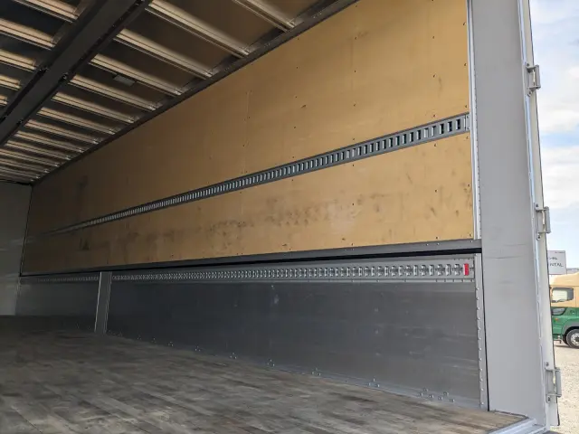 いすゞ ギガ 2PG-CYJ77D(8x4)の写真18