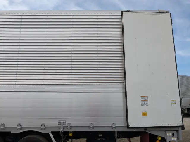 いすゞ ギガ 2PG-CYJ77D(8x4)の写真20