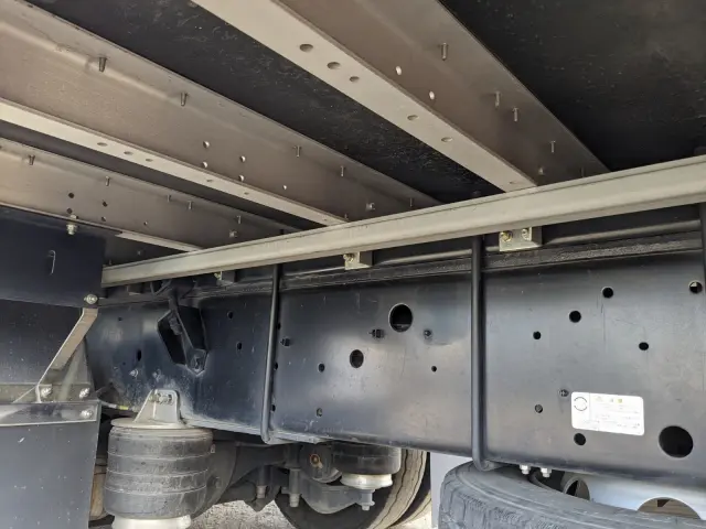 いすゞ ギガ 2PG-CYJ77D(8x4)の写真22