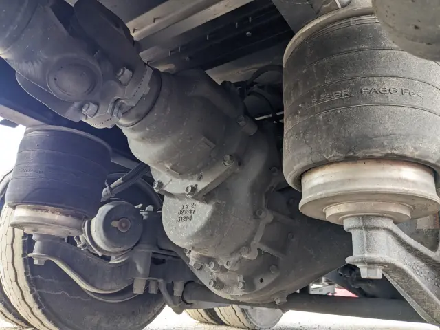 いすゞ ギガ 2PG-CYJ77D(8x4)の写真24