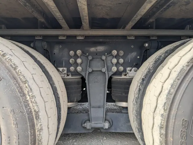 いすゞ ギガ 2PG-CYJ77D(8x4)の写真30