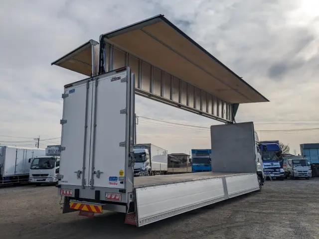 いすゞ ギガ 2PG-CYJ77D(8x4)の写真35