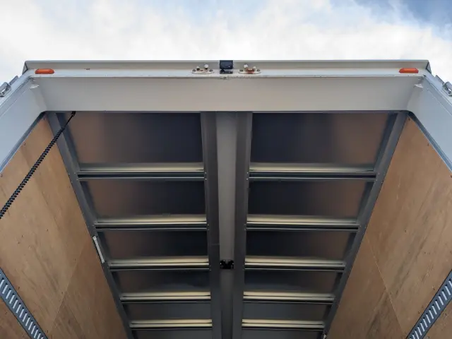 日野 レンジャー 2KG-FD2ABG(2WD)の写真12