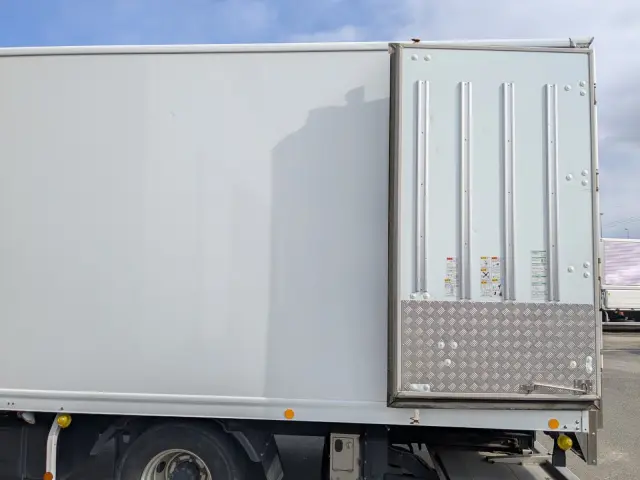 日野 レンジャー 2KG-FD2ABG(2WD)の写真10