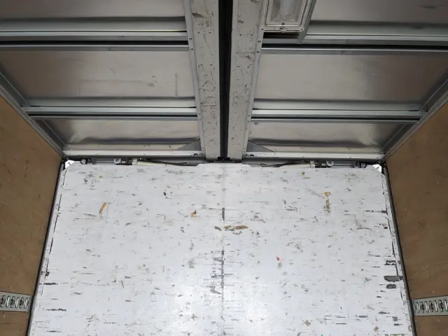 いすゞ フォワード TKG-FRR90T2(2WD)の写真16