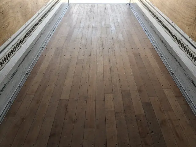 いすゞ フォワード TKG-FRR90T2(2WD)の写真18