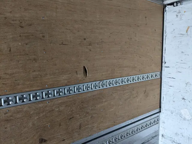 いすゞ フォワード TKG-FRR90T2(2WD)の写真21