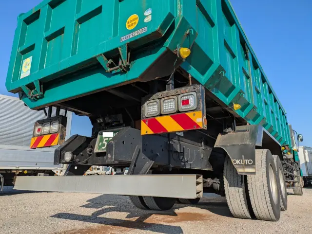 いすゞ ギガ QKG-CYM77A(6x2)の写真7