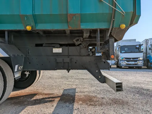 いすゞ ギガ QKG-CYM77A(6x2)の写真26