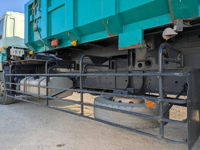 いすゞ ギガ QKG-CYM77A(6x2)の写真30