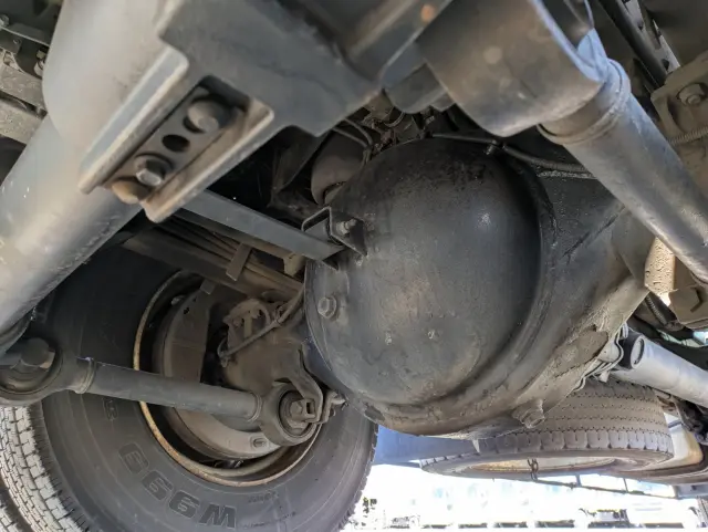 いすゞ ギガ QKG-CYM77A(6x2)の写真33