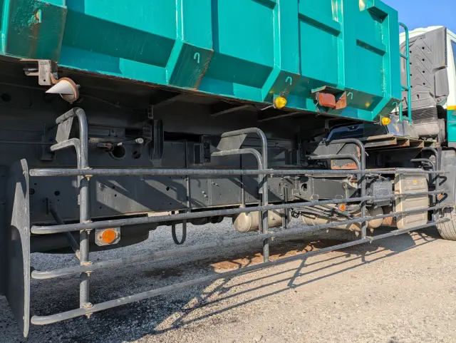 いすゞ ギガ QKG-CYM77A(6x2)の写真34