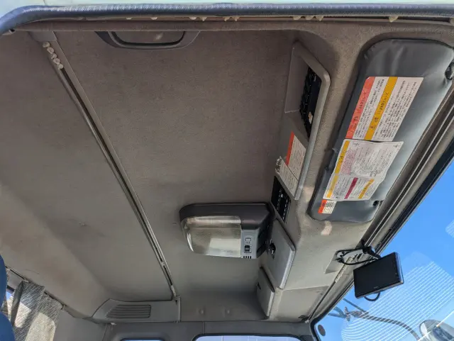 いすゞ ギガ QKG-CYM77A(6x2)の写真36