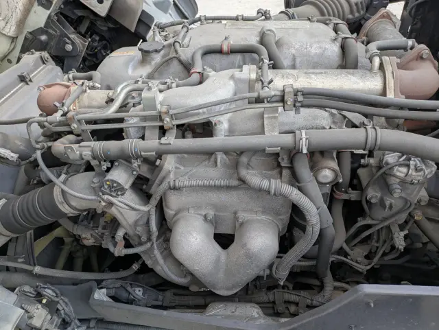 いすゞ ギガ QKG-CYM77A(6x2)の写真42