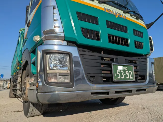 いすゞ ギガ QKG-CYM77A(6x2)の写真47