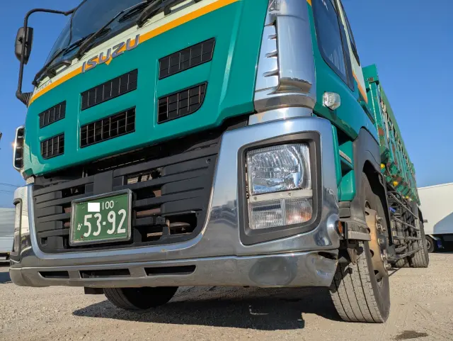 いすゞ ギガ QKG-CYM77A(6x2)の写真48