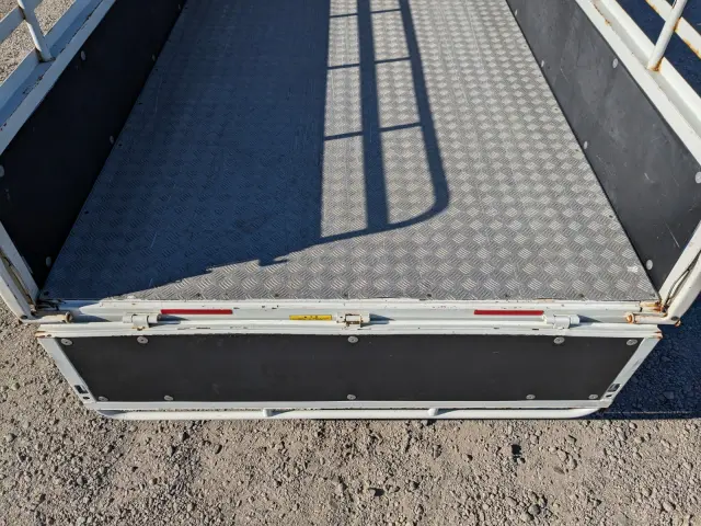 三菱 キャンター TPG-FBA20(2WD)の写真10