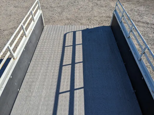 三菱 キャンター TPG-FBA20(2WD)の写真14