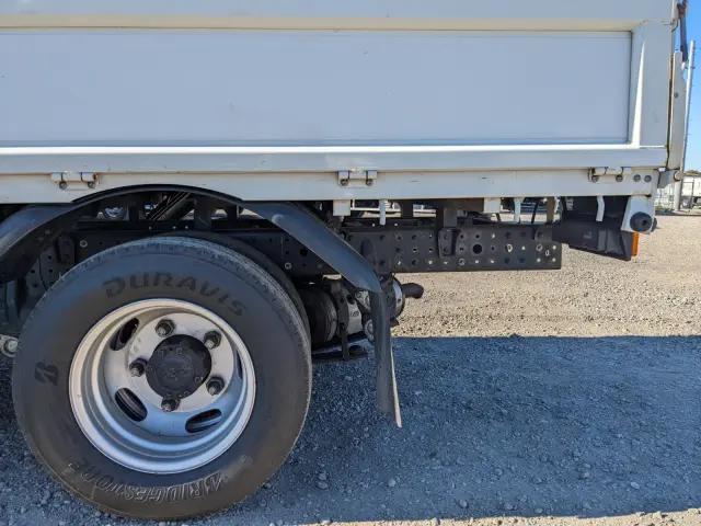 三菱 キャンター TPG-FBA20(2WD)の写真17