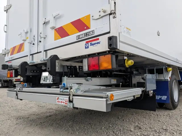 三菱 ファイター 2KG-FK65F(2WD)の写真6