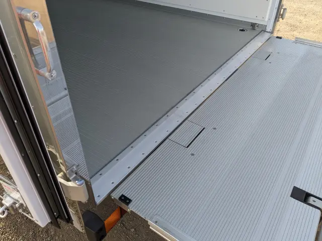 三菱 ファイター 2KG-FK65F(2WD)の写真12