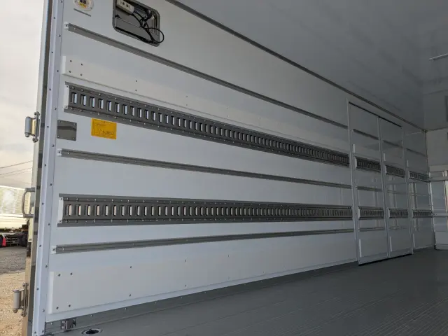 三菱 ファイター 2KG-FK65F(2WD)の写真22