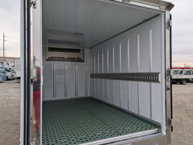 三菱 キャンター 2RG-FBAV0(2WD)の写真19