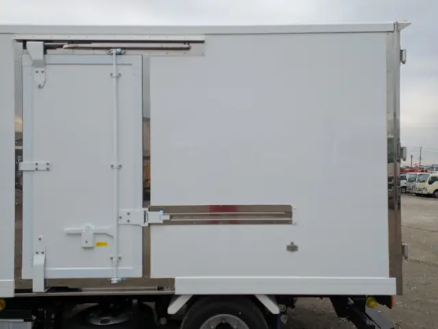 三菱 キャンター 2RG-FBAV0(2WD)の写真22
