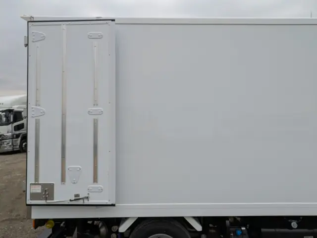 三菱 キャンター 2RG-FBAV0(2WD)の写真28