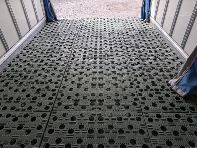 三菱 キャンター 2TG-FBA00(2WD)の写真18