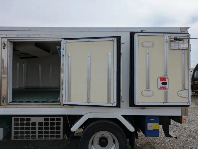 三菱 キャンター 2TG-FBA00(2WD)の写真21