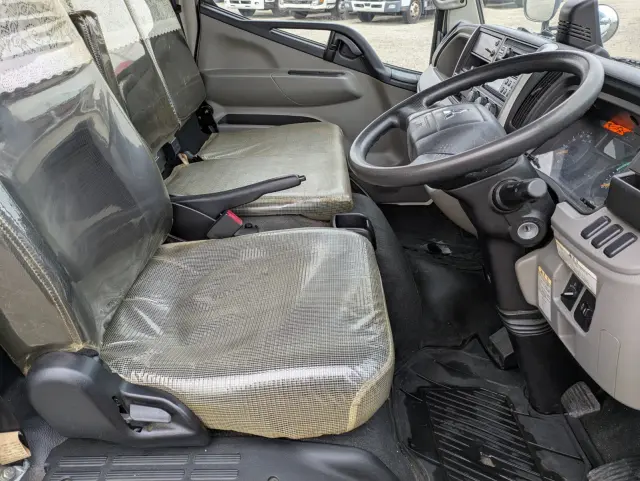 三菱 キャンター 2TG-FBA00(2WD)の写真35