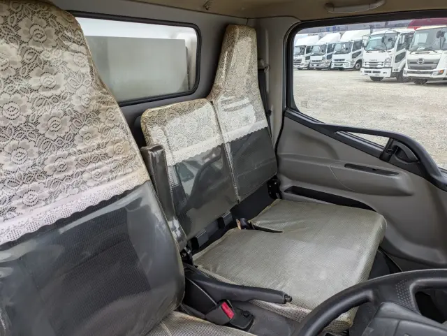 三菱 キャンター 2TG-FBA00(2WD)の写真37