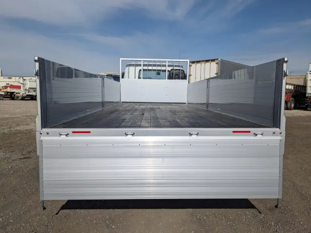 三菱 ファイター 2KG-FK62F(2WD)の写真9