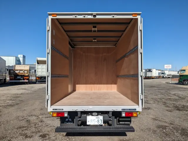 三菱 キャンター 2RG-FBA20(2WD)の写真9