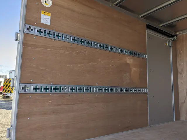 三菱 キャンター 2RG-FBA20(2WD)の写真19