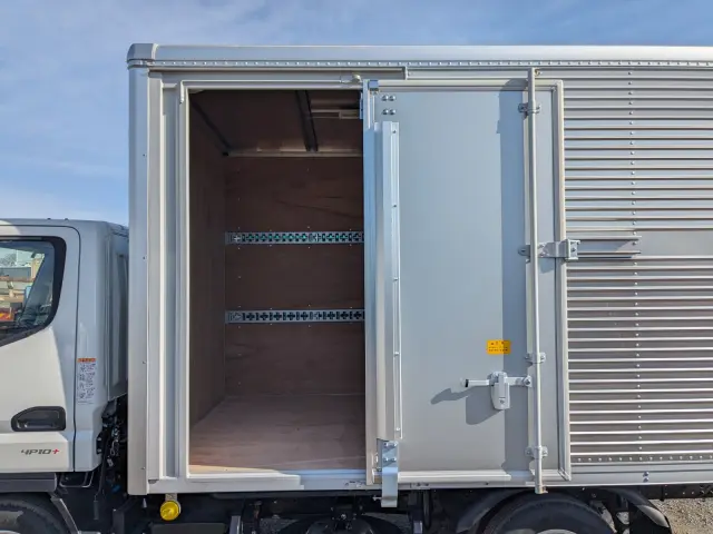 三菱 キャンター 2RG-FBA20(2WD)の写真26