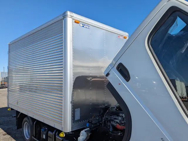 三菱 キャンター 2RG-FBA20(2WD)の写真42