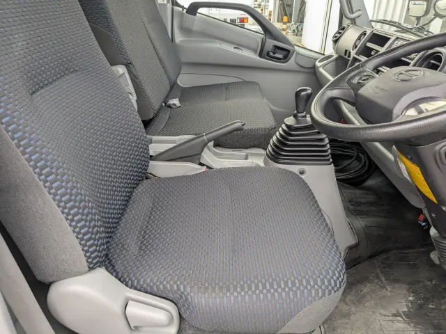 日野 デュトロ 2KG-XZU710M(2WD)の写真41