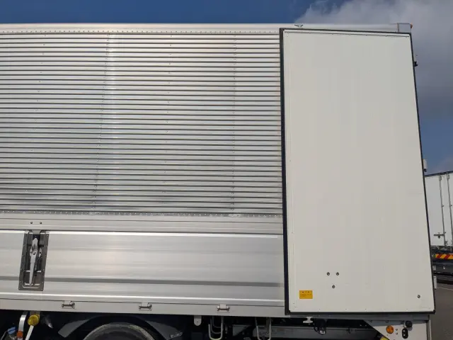 三菱 ファイター 2KG-FK65F(2WD)の写真24