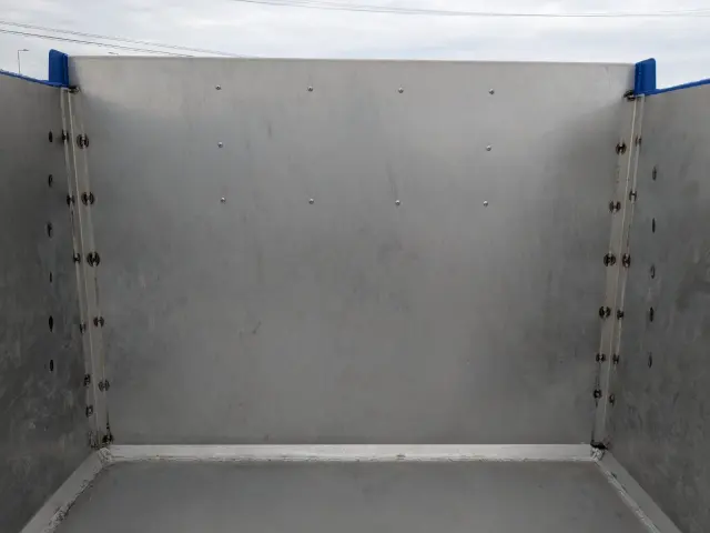 いすゞ エルフ 2PG-NKS88AD(2WD)の写真18