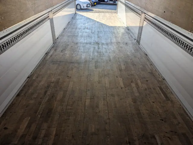 UD クオン 2PG-CG5CA(8x4)の写真16