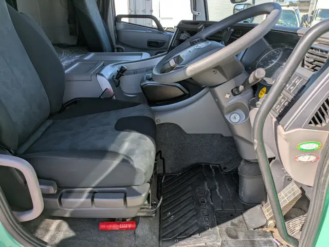 UD クオン 2PG-CG5CA(8x4)の写真37